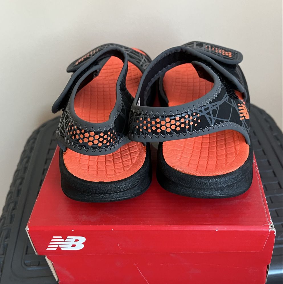 Dziecięce Sandały New Balance K2031BON roz. 38,5