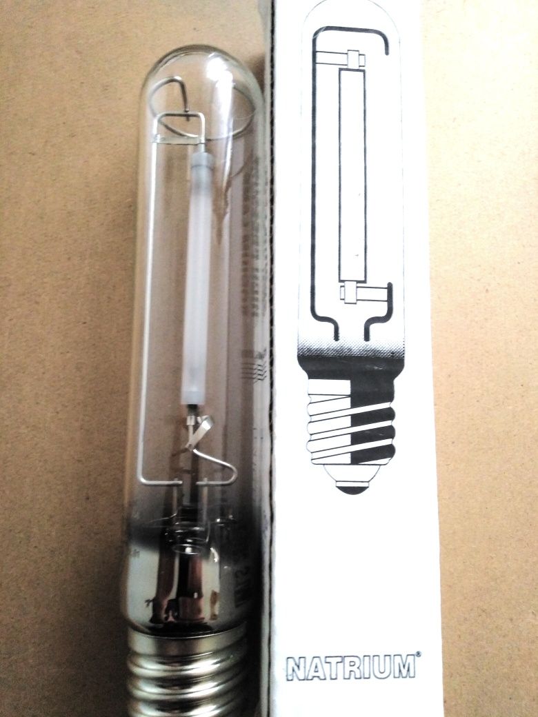 Wysokoprężna lampa sodowa WLS250TC