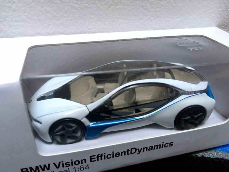 Bmw i8 skala 1/64