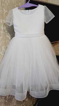 Пишна сукня(плаття)з фатину для дівчинки у білому кольорі