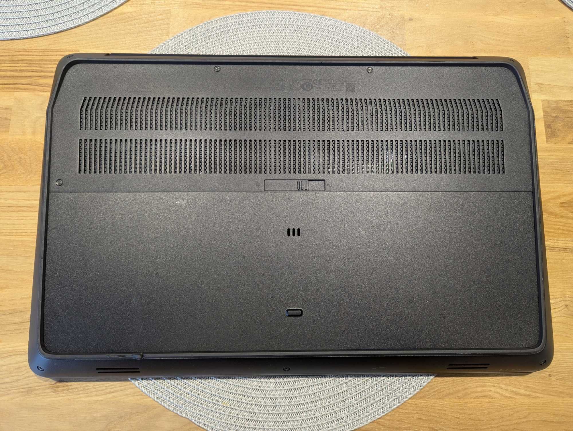 HP ZBOOK 17 G4/FHD IPS/i7-7820hq/p3000 6gb/16Gb ddr4/256m2/win