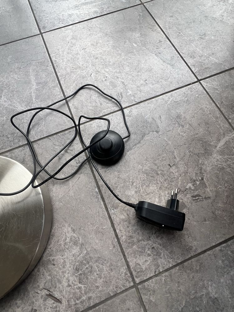 Lampa Led stojąca