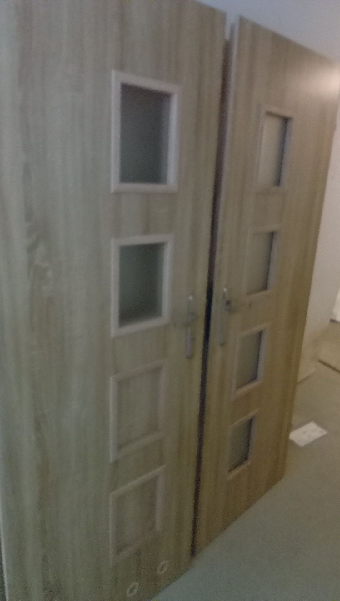 Sprzedam drzwi łazienkowe i pokojowe 70 tki