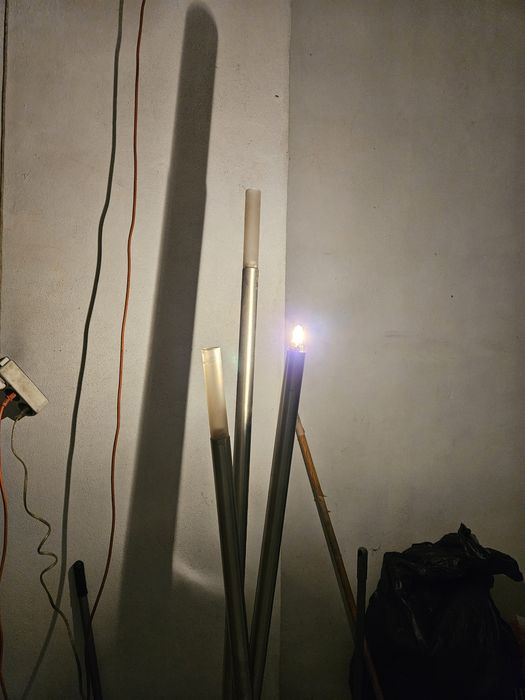 URGENTE! Candeeiro de pé alto