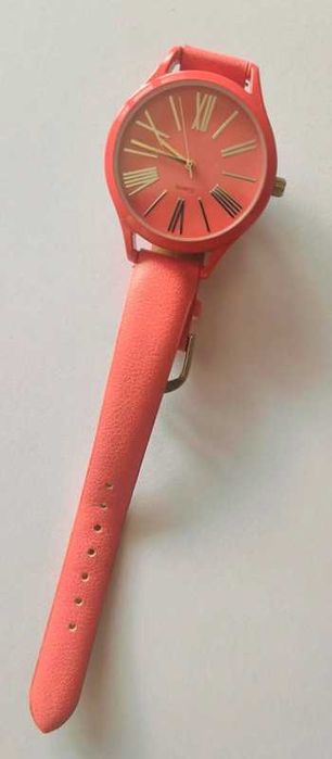 Zegarek Avon łososiowy