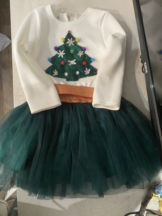 На доставці Костюм ялинки . Новорічний костюм плаття