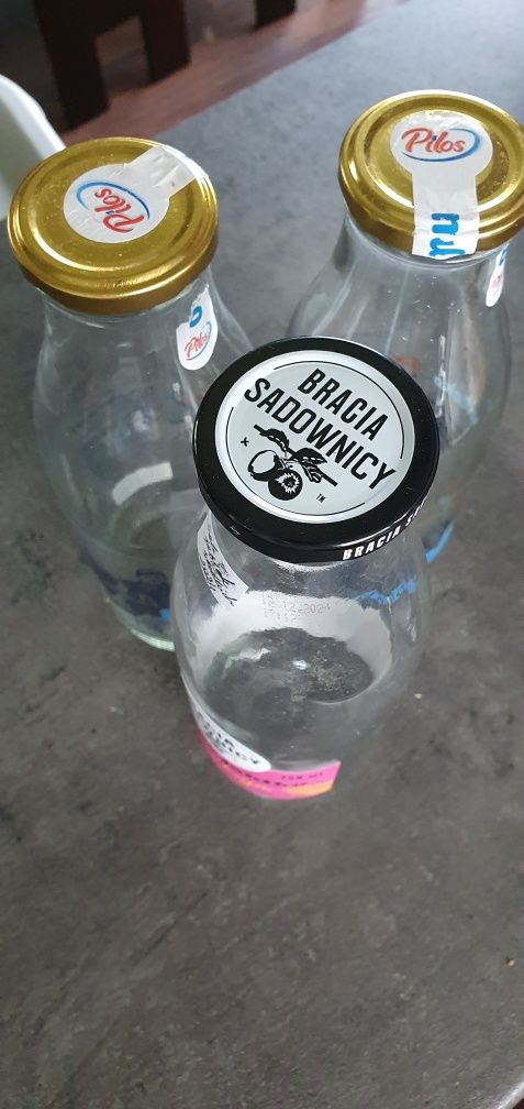 Butelki szklane na soki z zakrętkami o pojemności 750ml