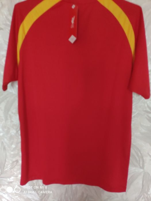 Спортивна футболка