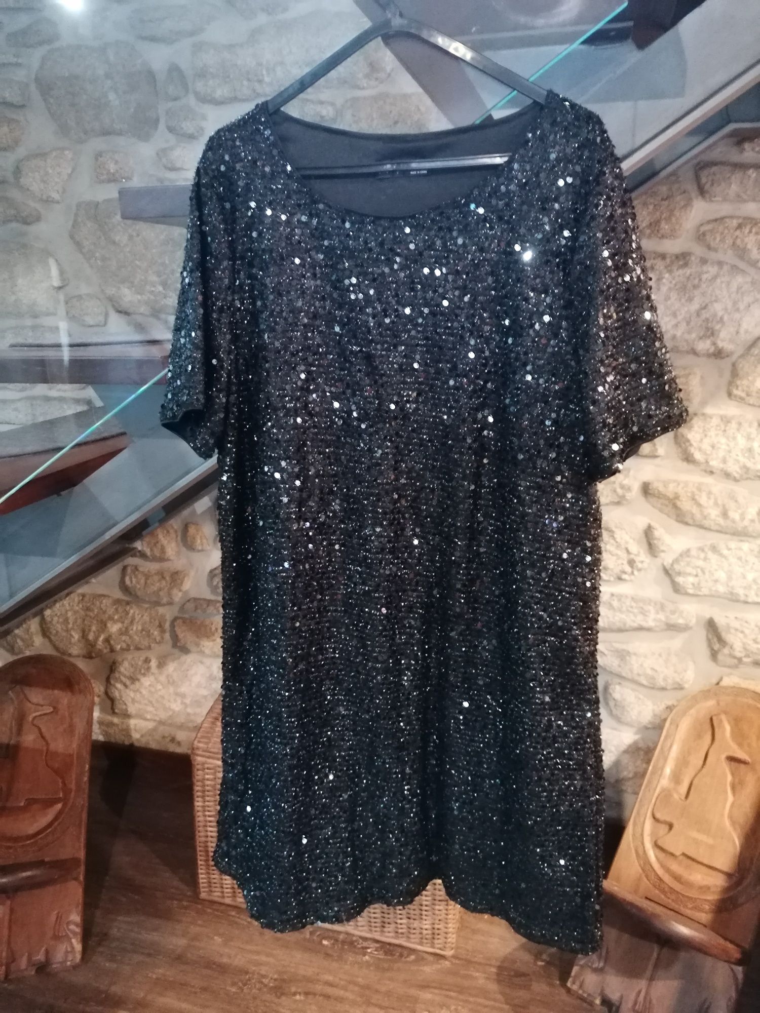 Vendo este vestido