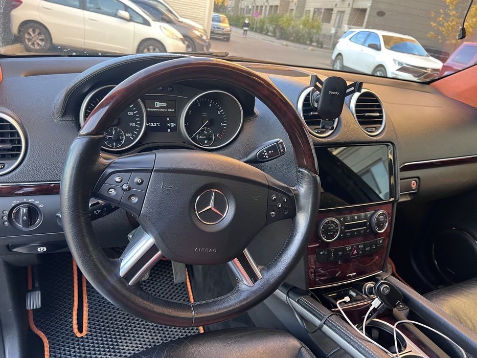 Mercedes-Benz GL 550