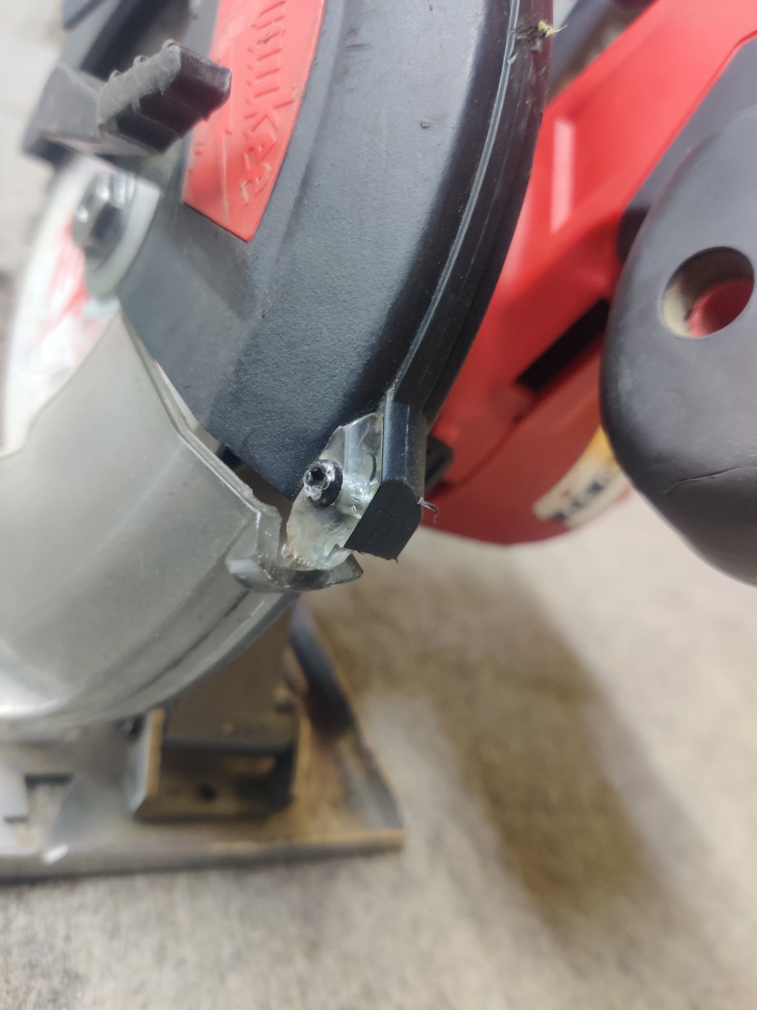 Piła do metalu Milwaukee M18 FMCS