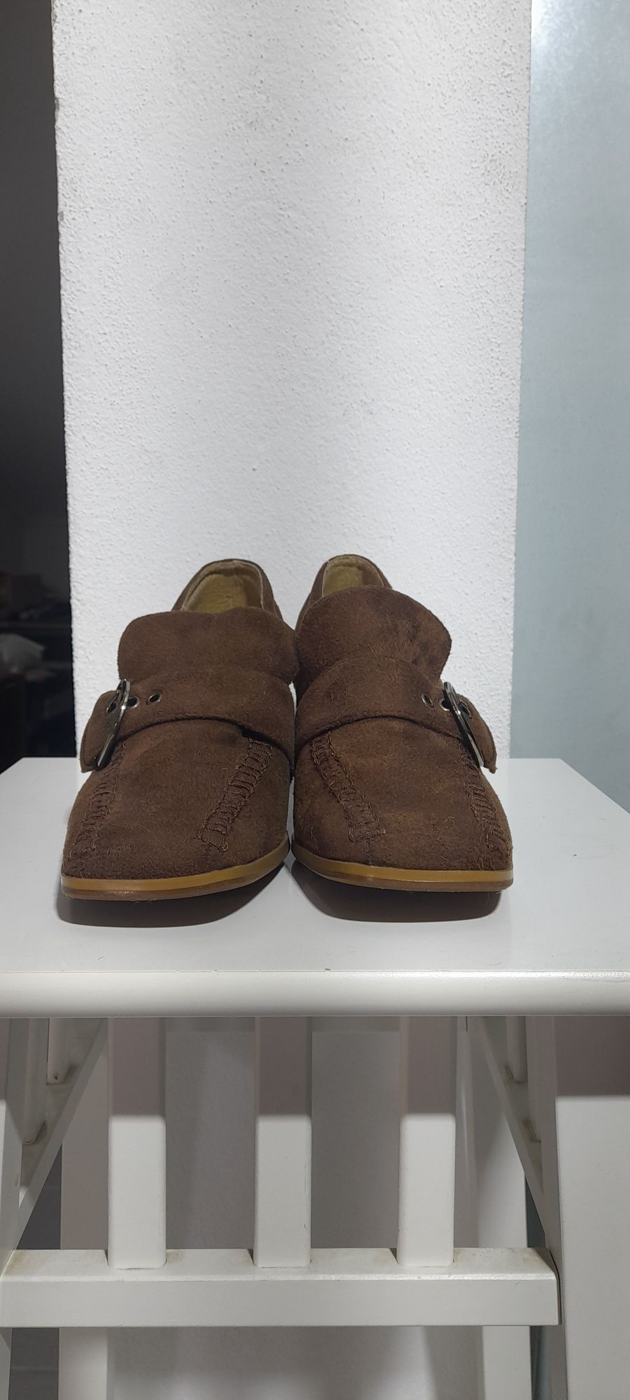 Sapatos de camurça
