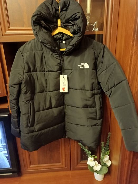 Продам женскую куртку.