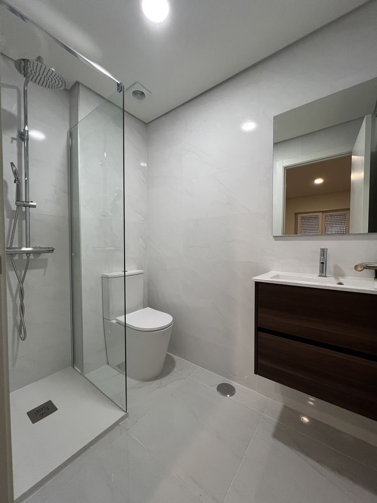 T3 Damaia de Cima-Remodelação Total,Prédio Renovado, Cozinha Whirlpool