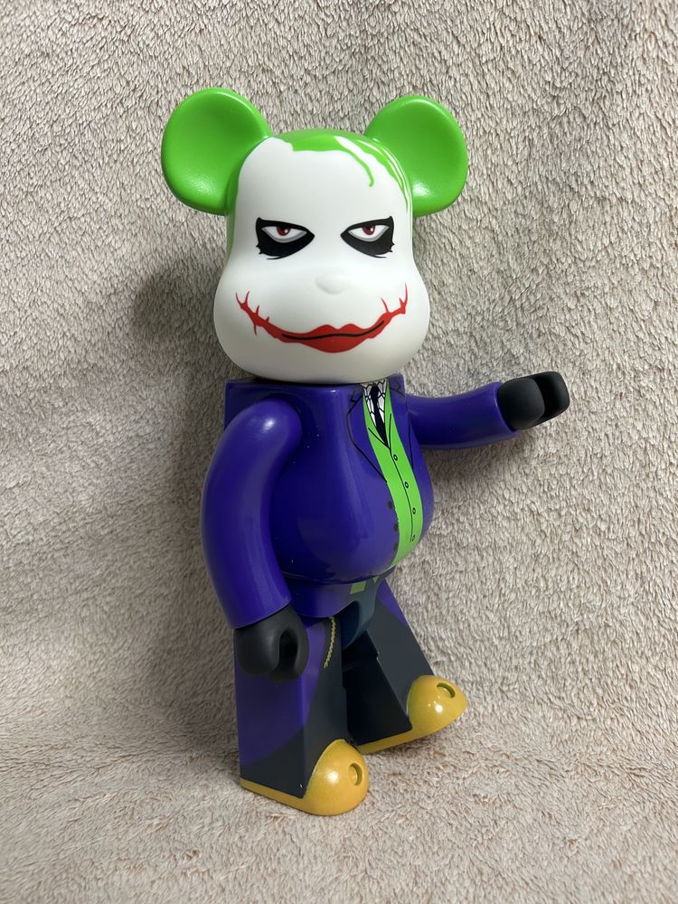 Игрушки Bearbrick The Joker и Bearbrick Batman