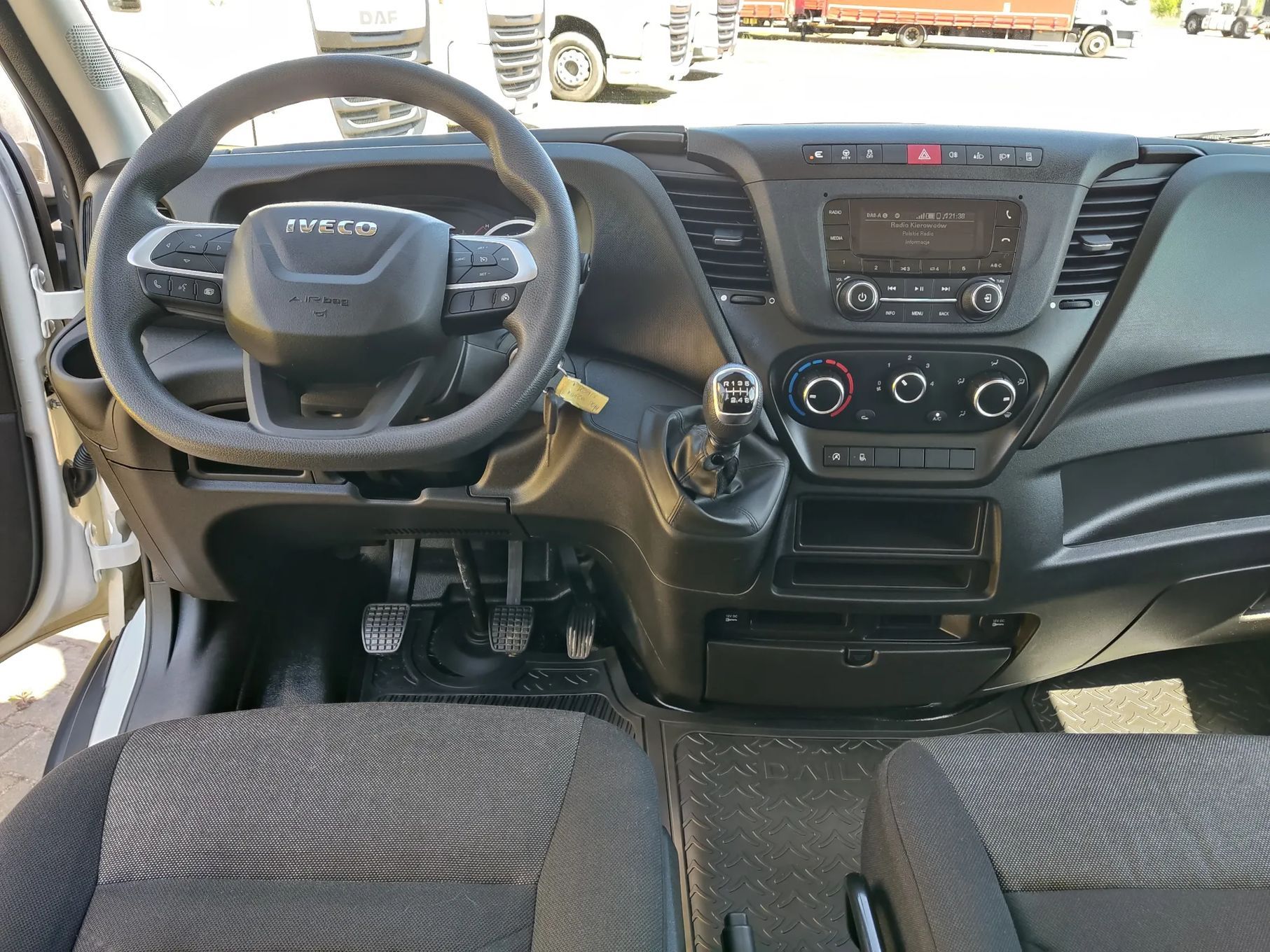 Iveco Daily 35s14  Doka, 7 osobowy od Dealer