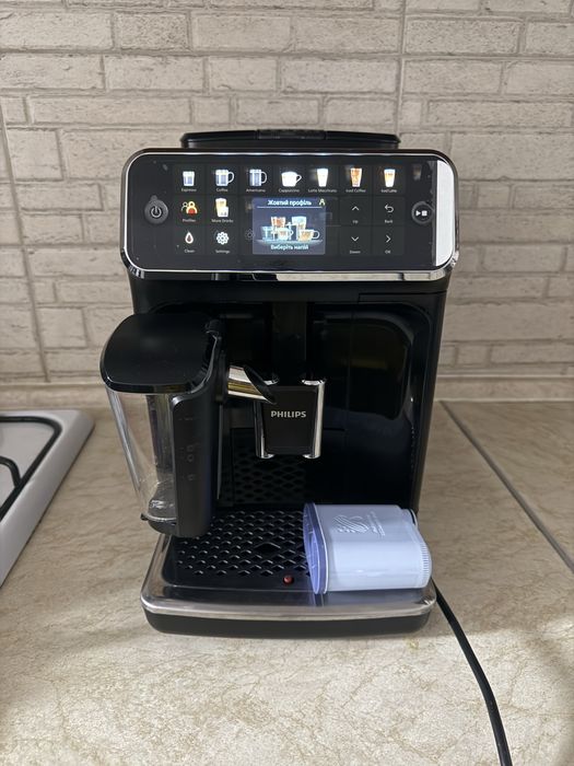 Кавомашина Philips Latte Go series 5500