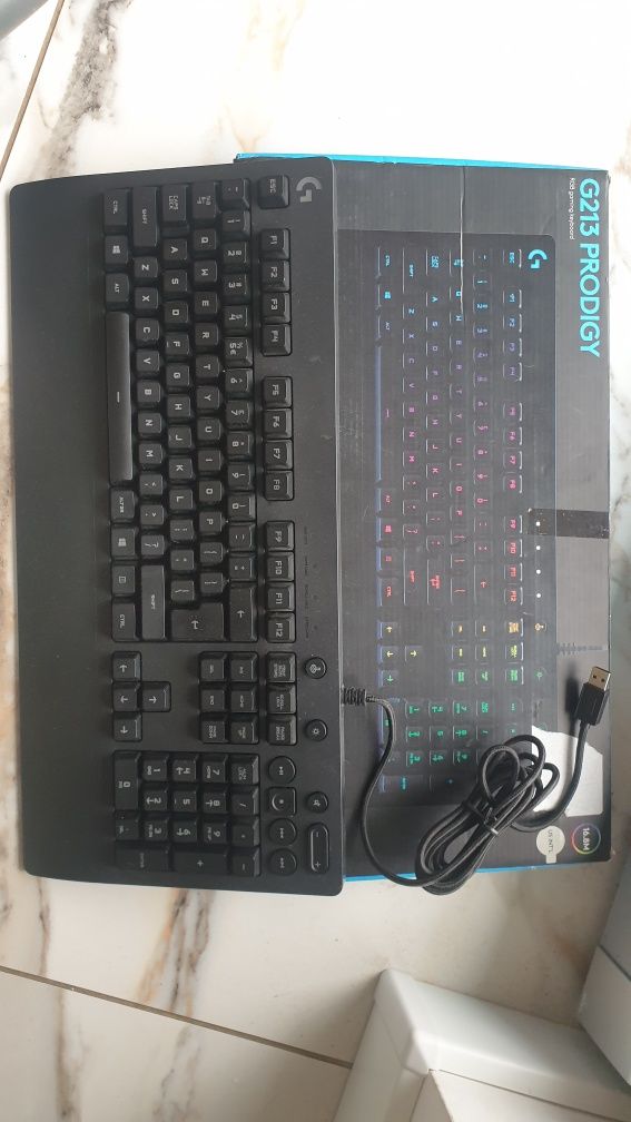 LOGITECH G213 Prodigy  klawiatura podświetlana USB gamingowa PS4