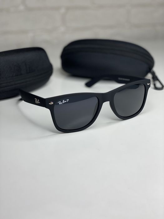 Мужские Солнцезащитные очки Ray Ban Wayfarer Polarized черные Рей бен