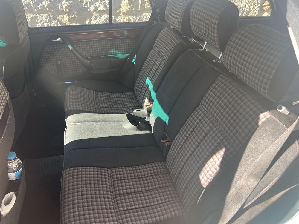 Mercedes S124 250TD