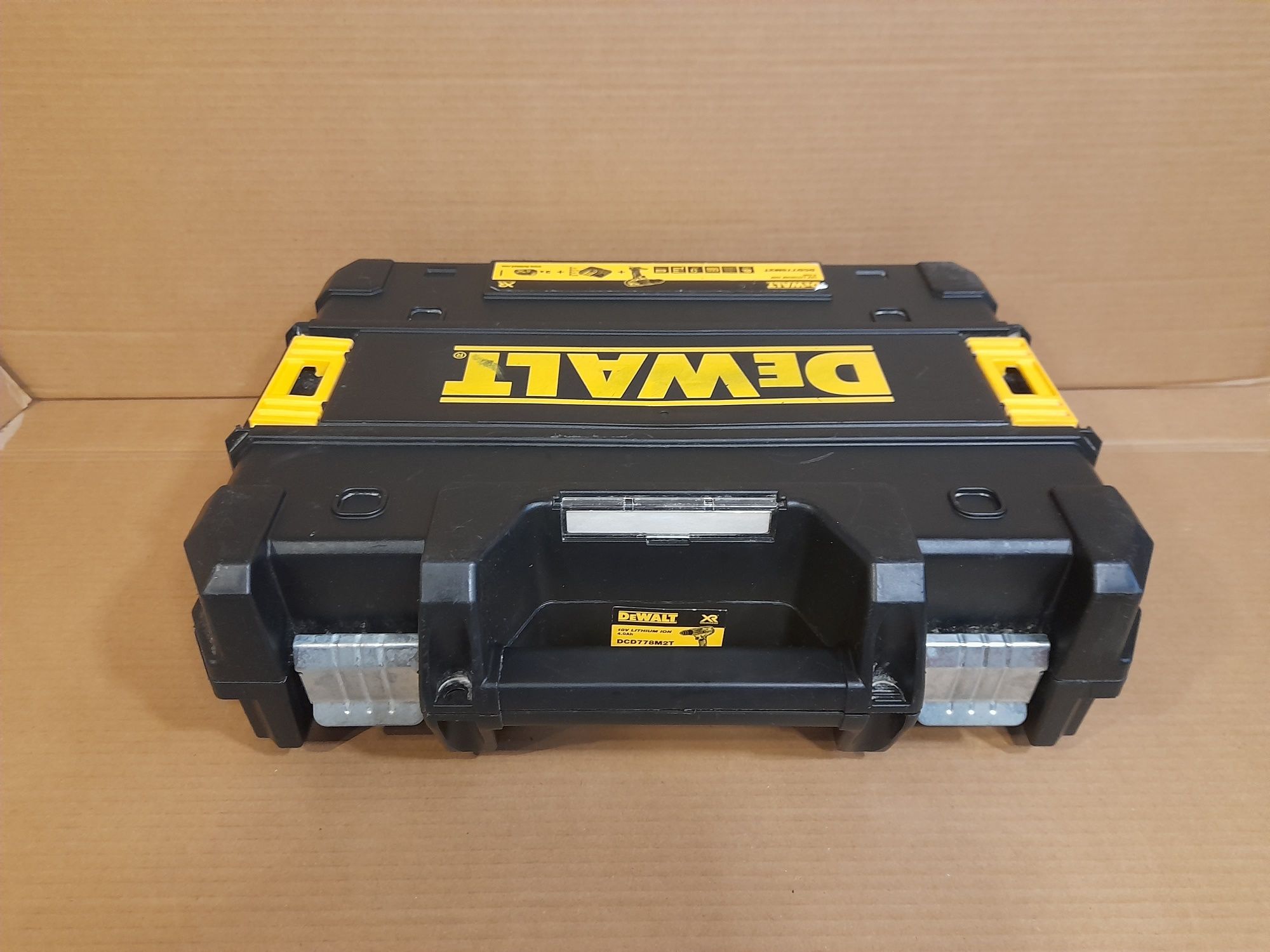 Walizka DEWALT 18V