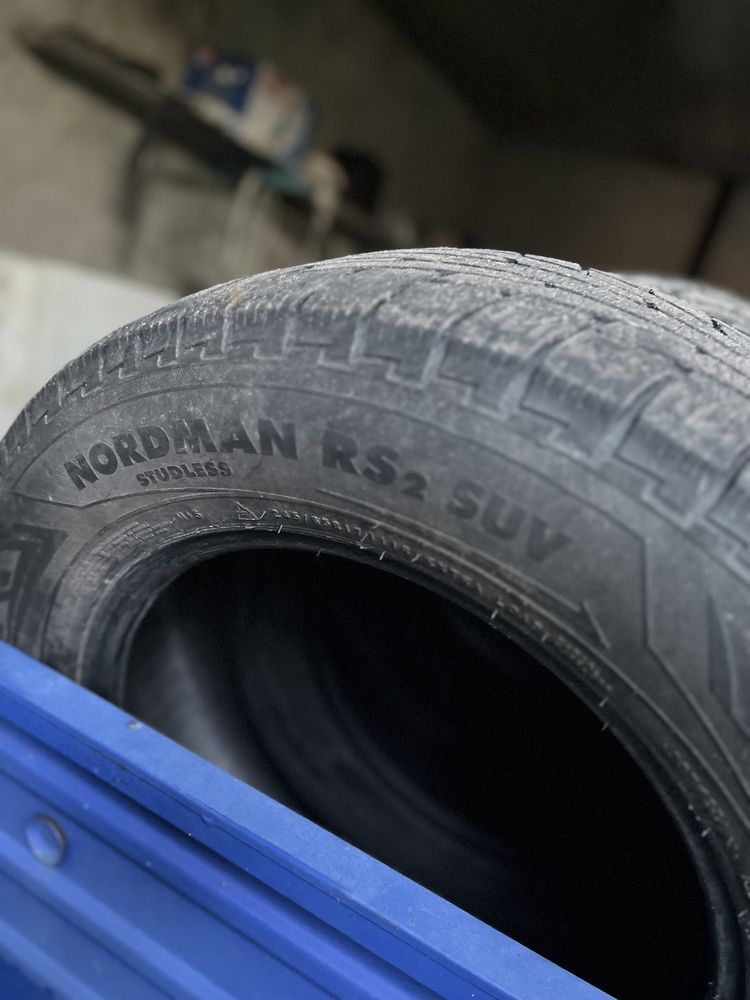 Комплект зимової гуми для позашляховика 245/65 R17