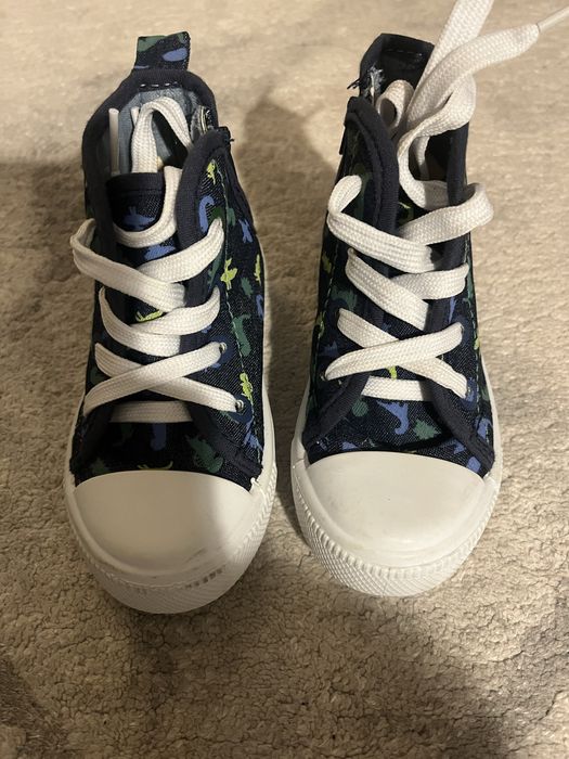 Trampki rozmiar 22 nowe