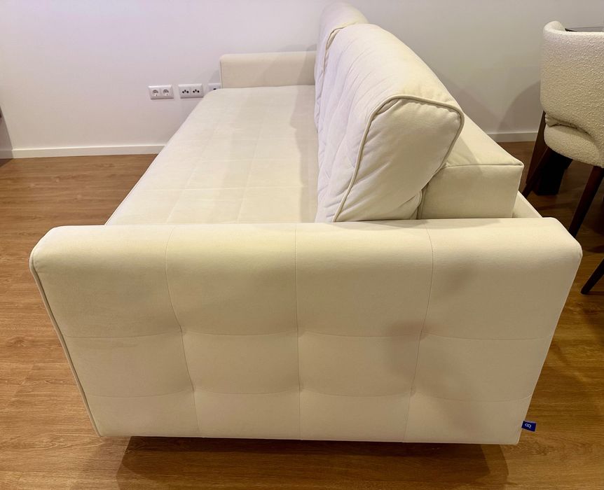 Sofá Cama Elegante Amani Stitch Sofa Bed - Estado novo - 699€