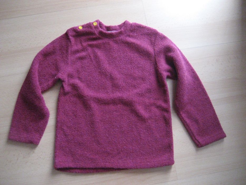 bluzeczka zapinana na ramieniu 110