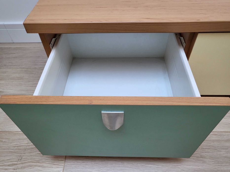 Szafka drewniana z 3 szufladami