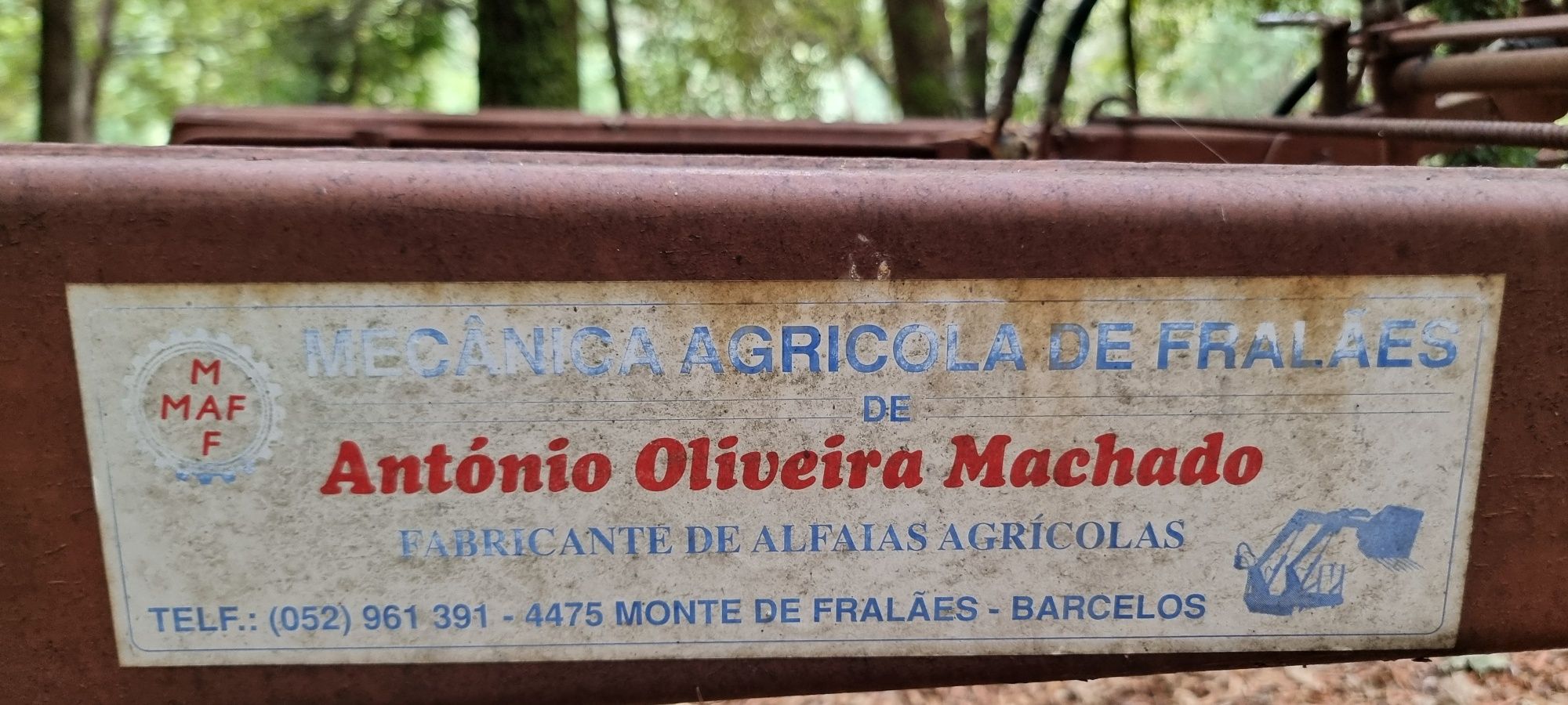 Vendo Equip de carga frontal p/ Trator New Holland