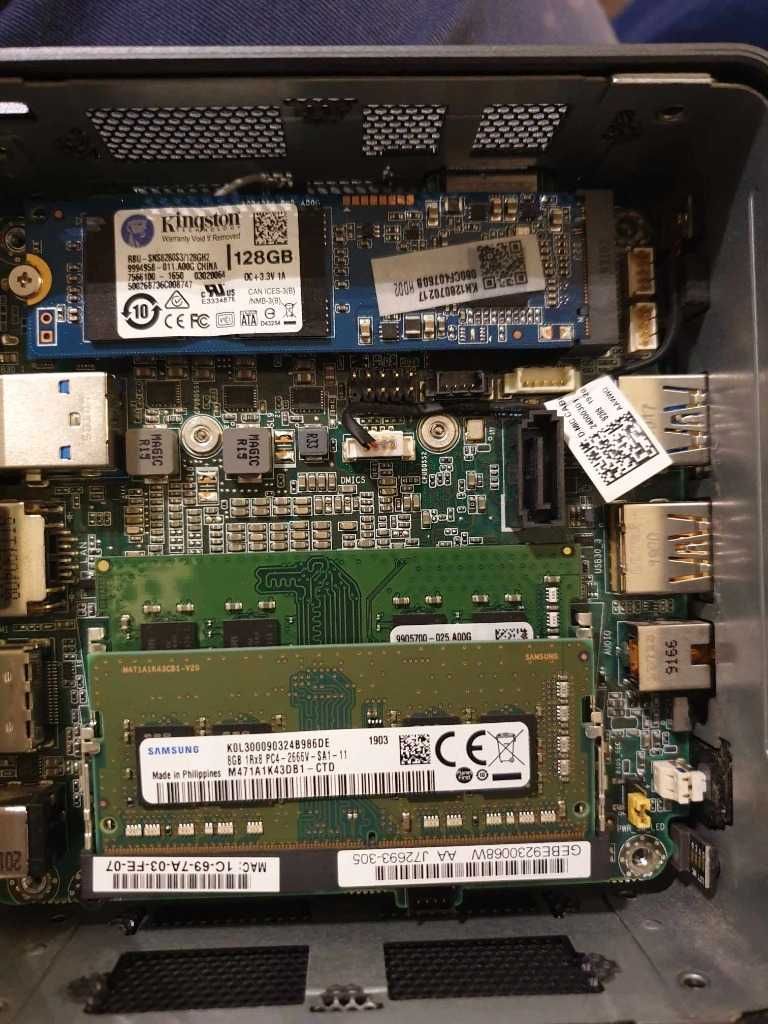 Intel NUC NUC8i3BEH i3-8109U MiniPC 16 GB DDR4 + 128 M.2 SDD