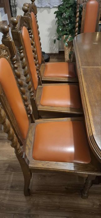 Piękny rustykalny stół dębowy do jadalni