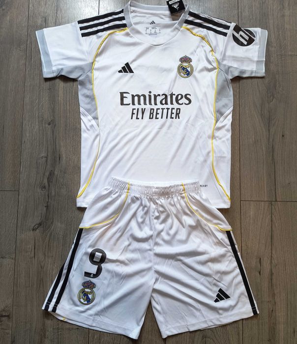 Strój dziecięcy Real Madryt 2025/26 Mbappe r. na 125-135 cm
