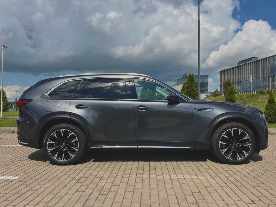 Mazda CX-90, 2023 року