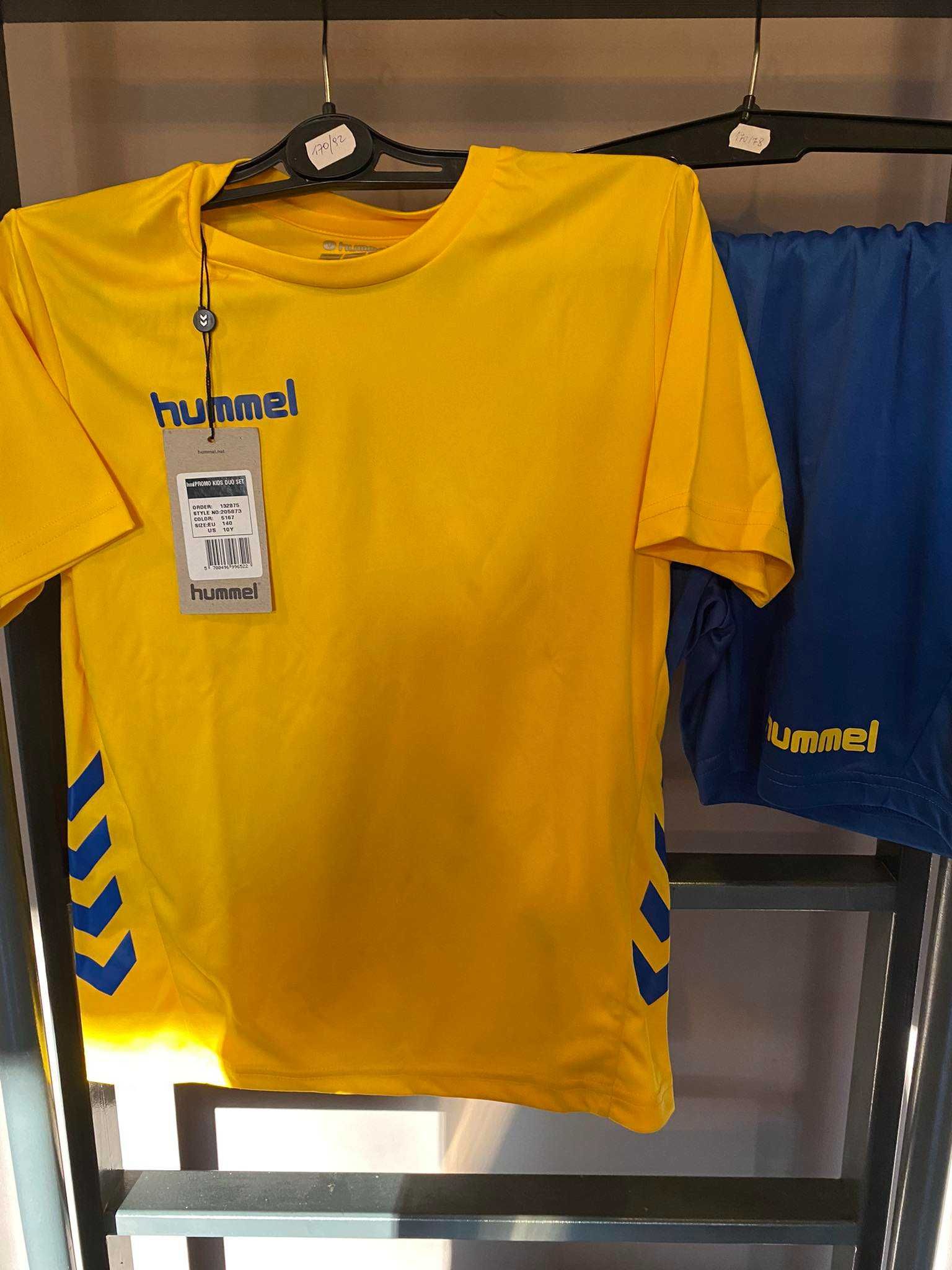 Zestaw Sportowy Hummel Żółta koszulka niebieskie spodenki 140