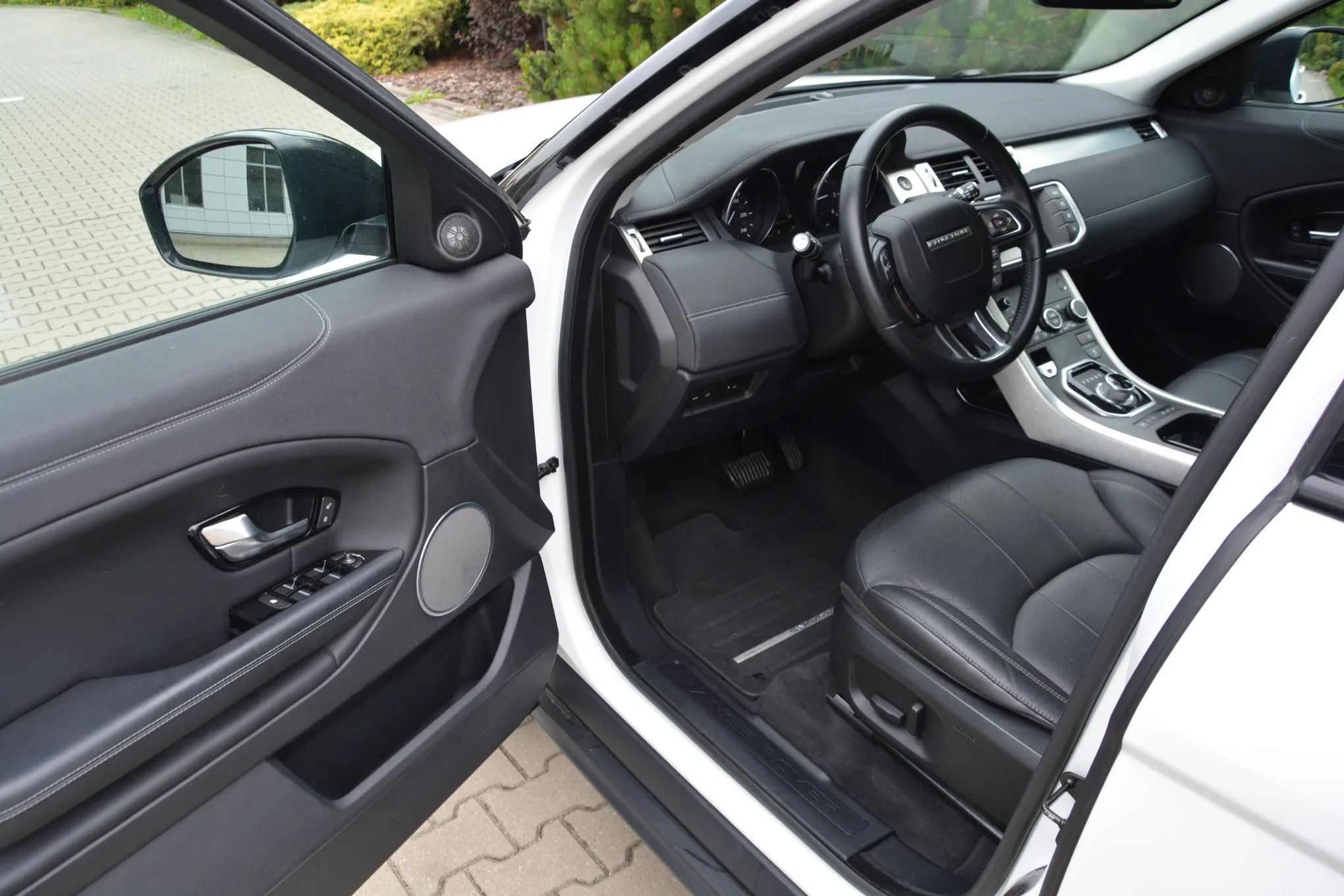 Land Rover Range Rover Evoque % R-DYNAMIC % skóry % LED % bezwypdkowy % serwis