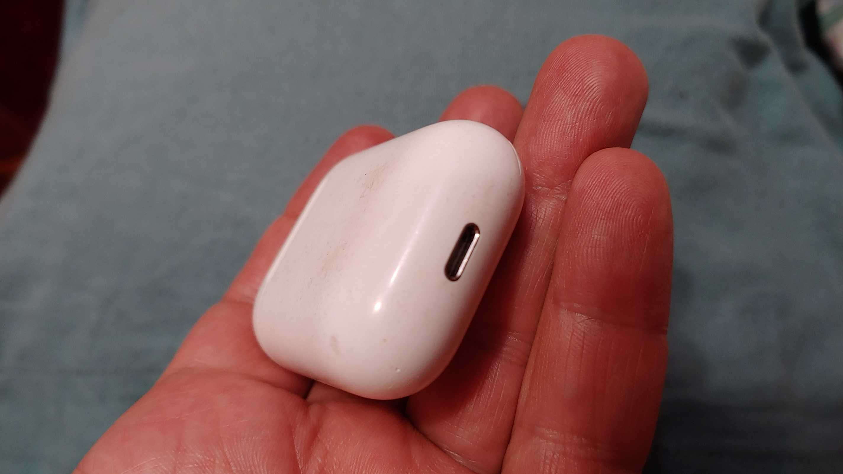 Наушник Apple AirPods+Charging Case.некомплект!!