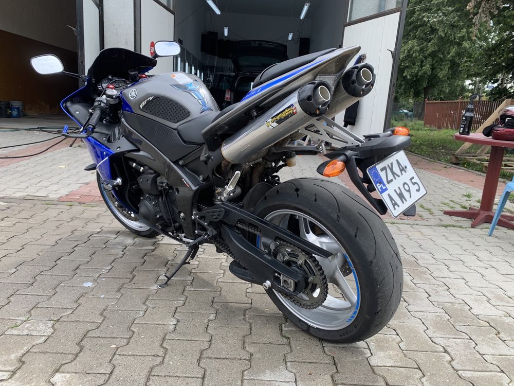 Yamaha R1 RN 22 polift trakcja ycci