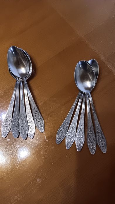 Столові прибори.