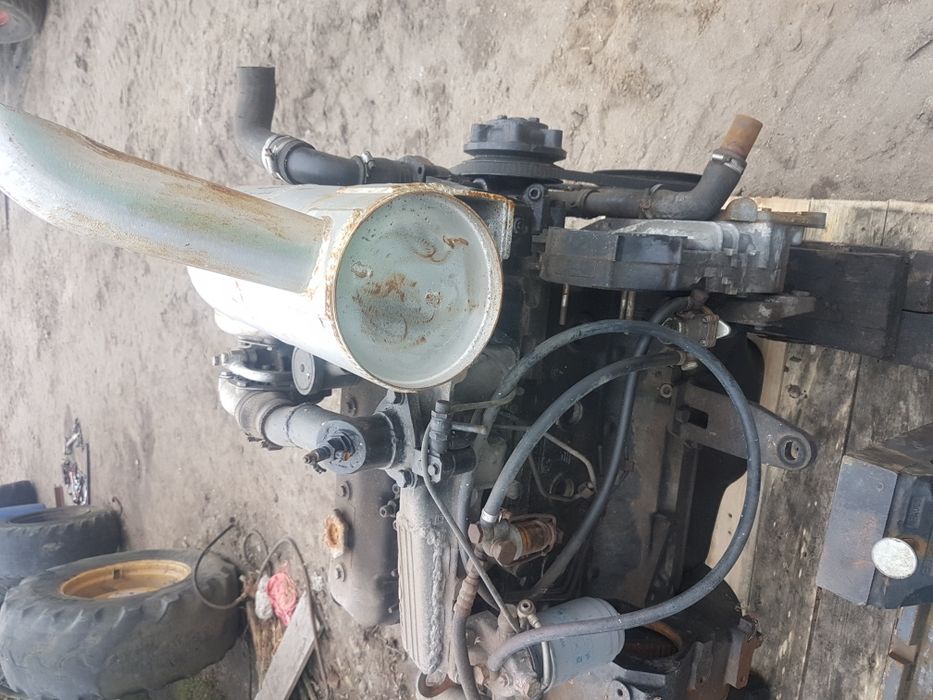 New Holland Lm 410.430 silnik