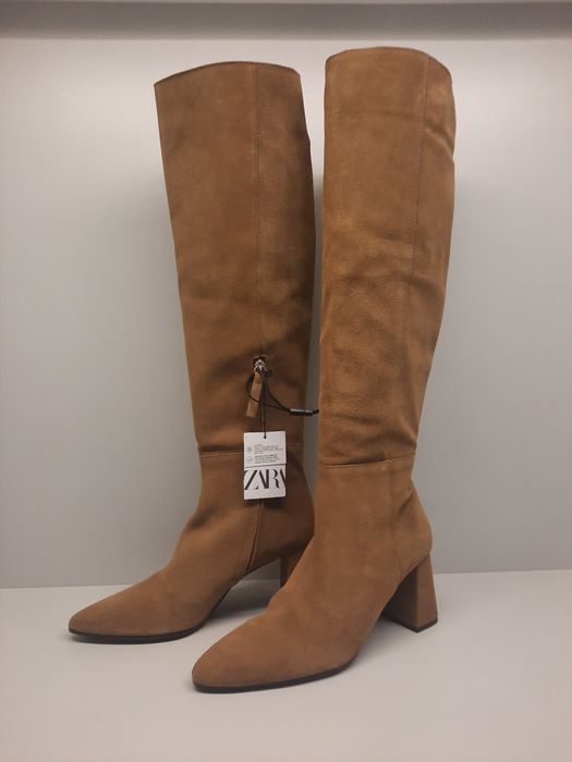 Botas altas em camurça camel da Zara NOVAS (com etiqueta)
