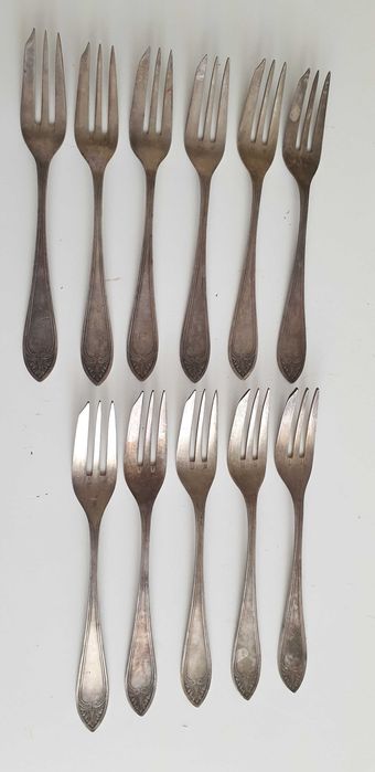 Starocie z Gdyni - Stare sztućce posrebrzane zestaw 11 widelczyków