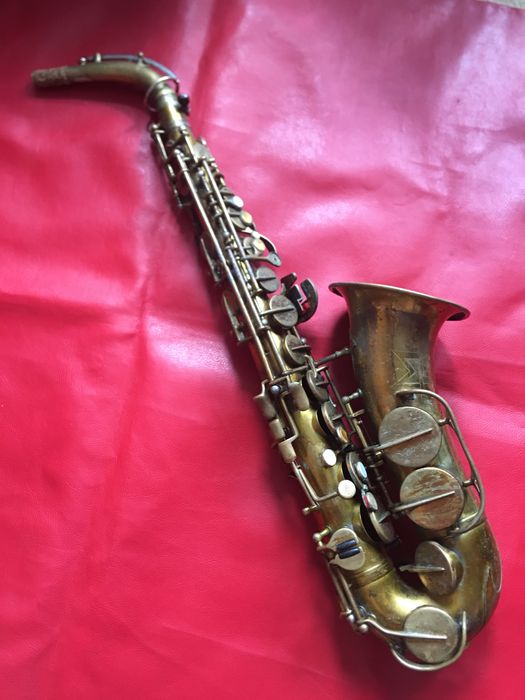 Саксофон, в комплекте сумка / кофр / футляр