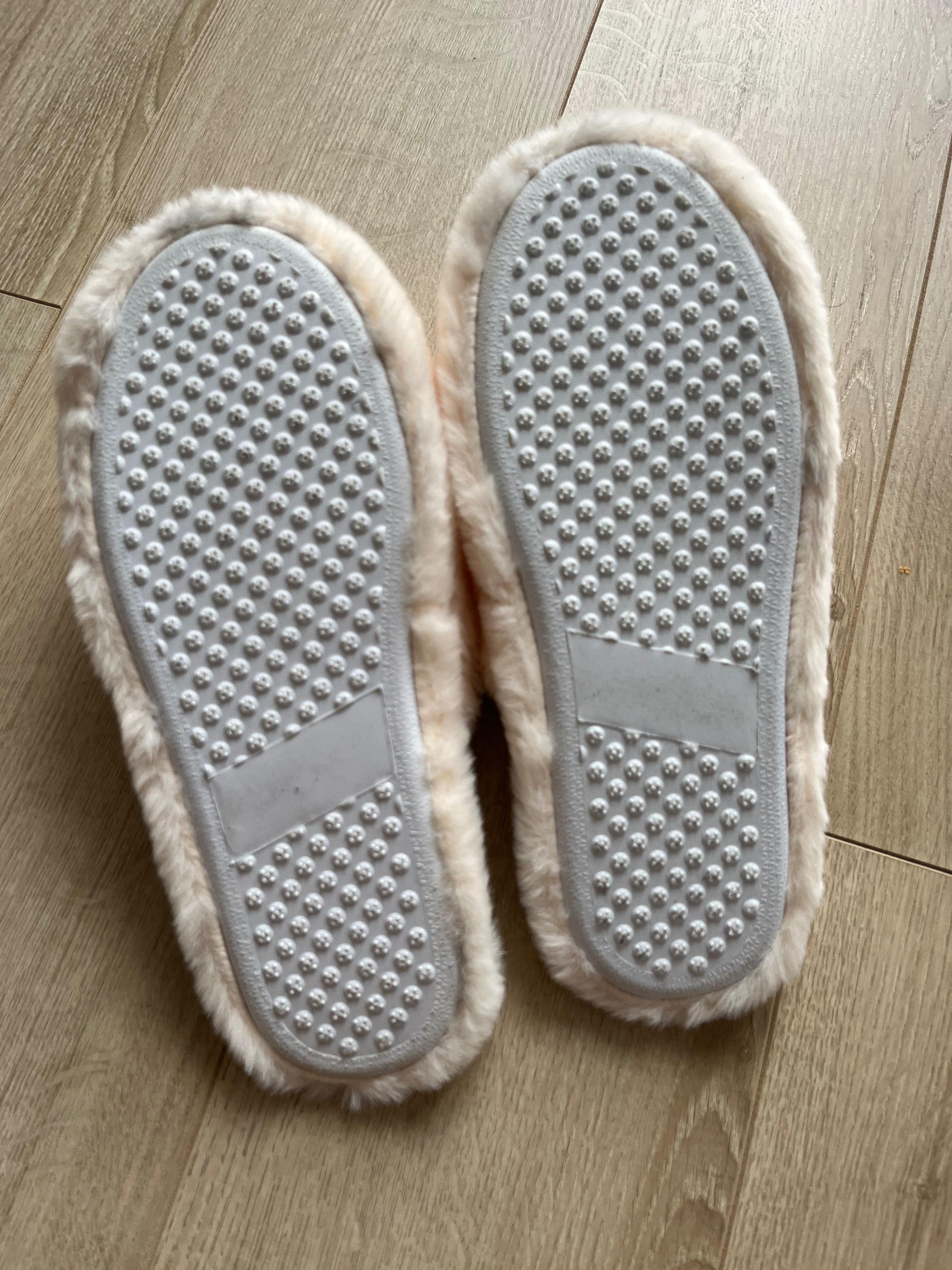 Nowe puchate kapcie