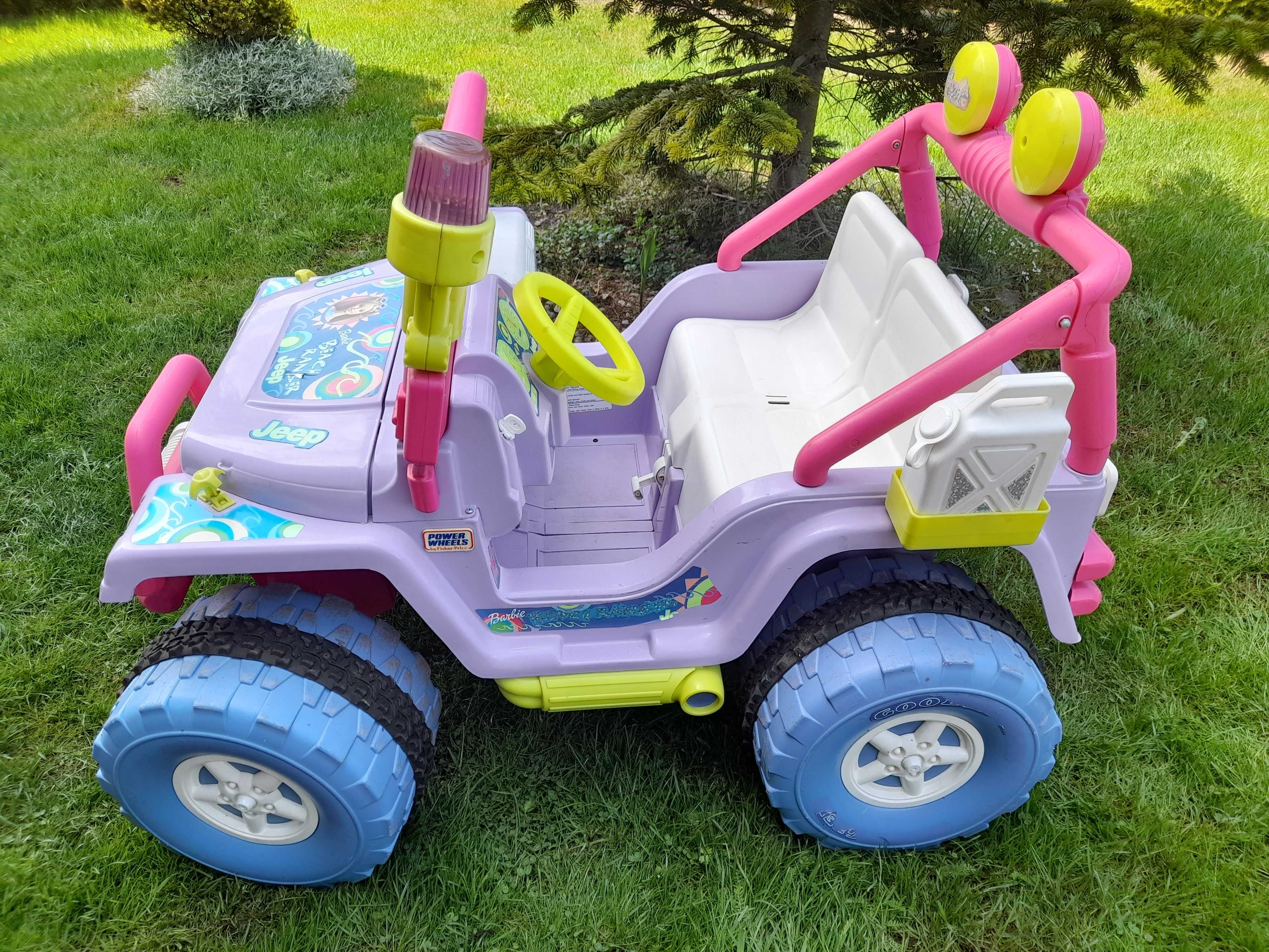 Auto na akumulator firmy FISHER PRICE - Jeep Barbie