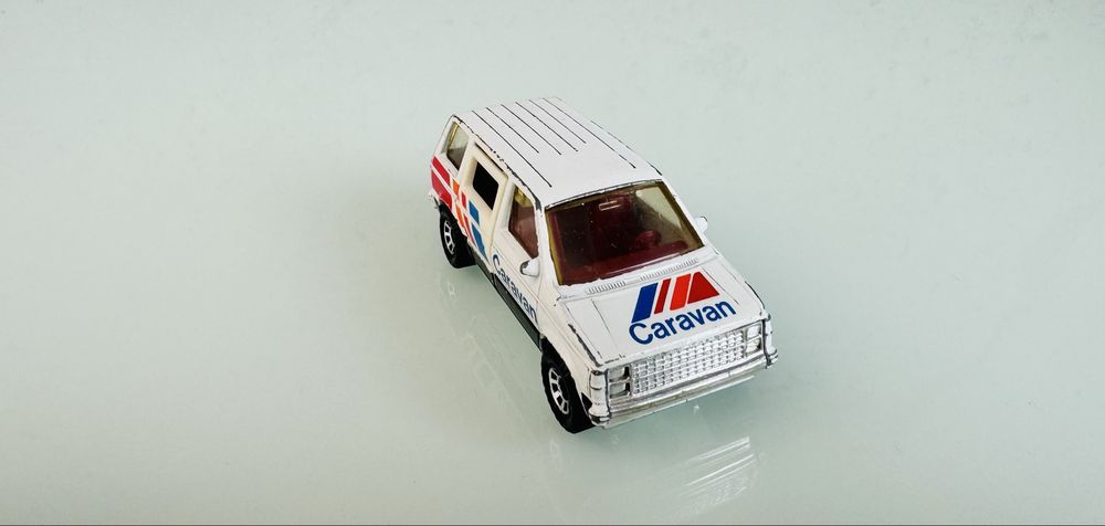 Matchbox - Dodge Caravan - skala jak Majorette, Hot Wheels