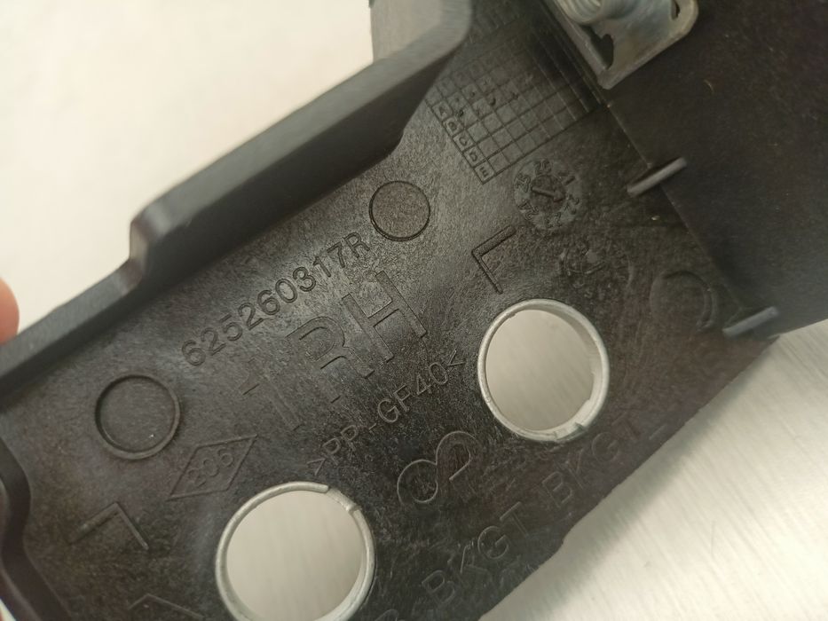 Renault Megane IV 4 wspornik mocowanie lampy prawy przód ślizg prawej