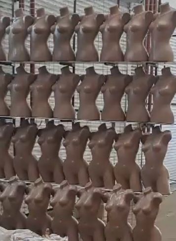 Продам манекени Наташа, Венера, Голови та сітки з кріпленням.