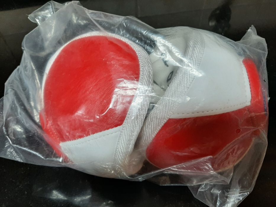 Joalheiras TVD sénior brancas e vermelhas